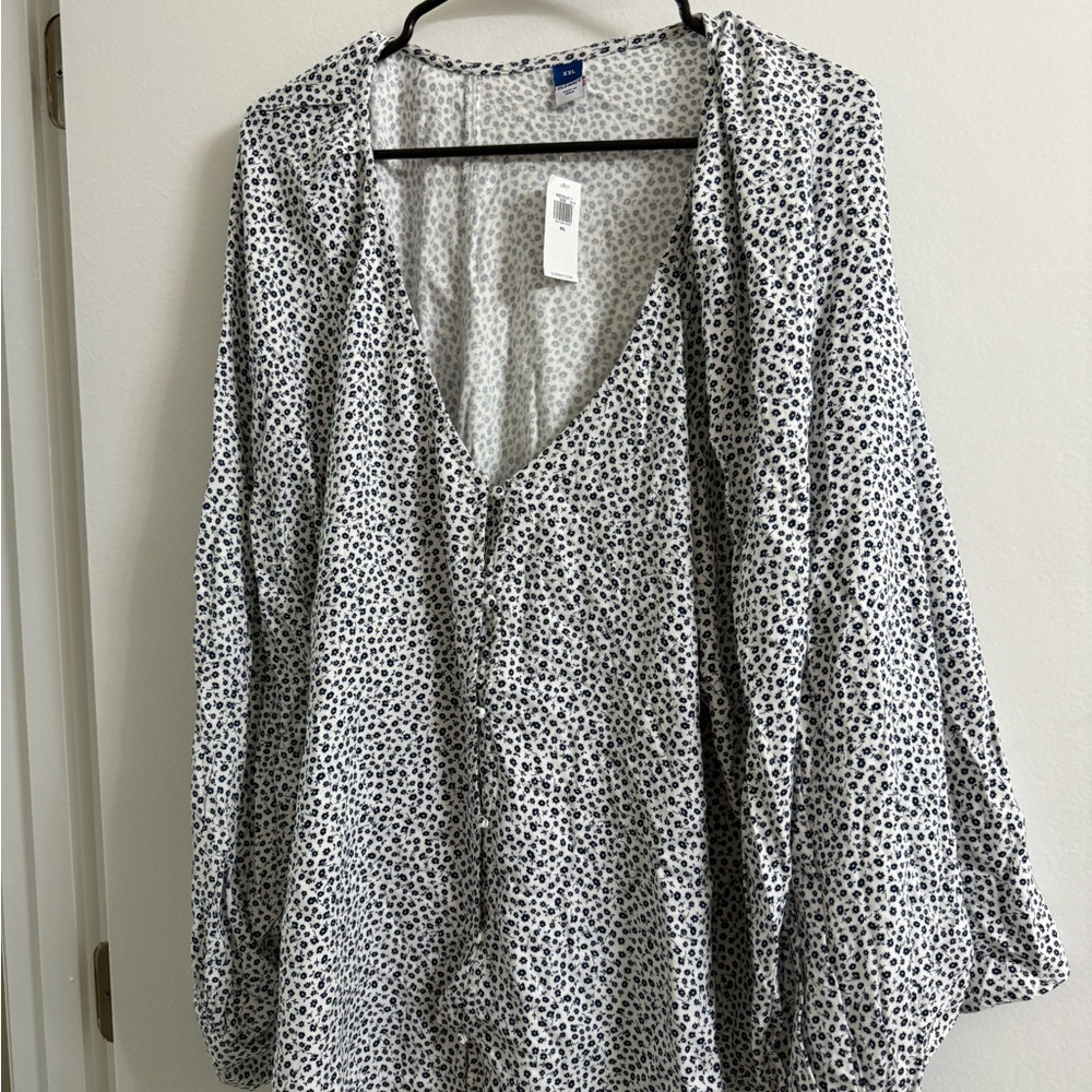 Old Navy Black and White Patterned Blouse